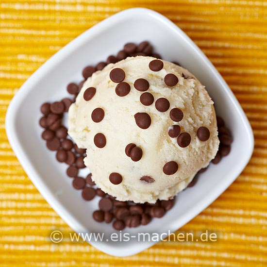 Eis-Rezept: Pfirsich-Mascarpone-Eis mit Schokolade selbst machen ...